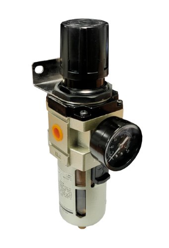 Pressure regulator with filter